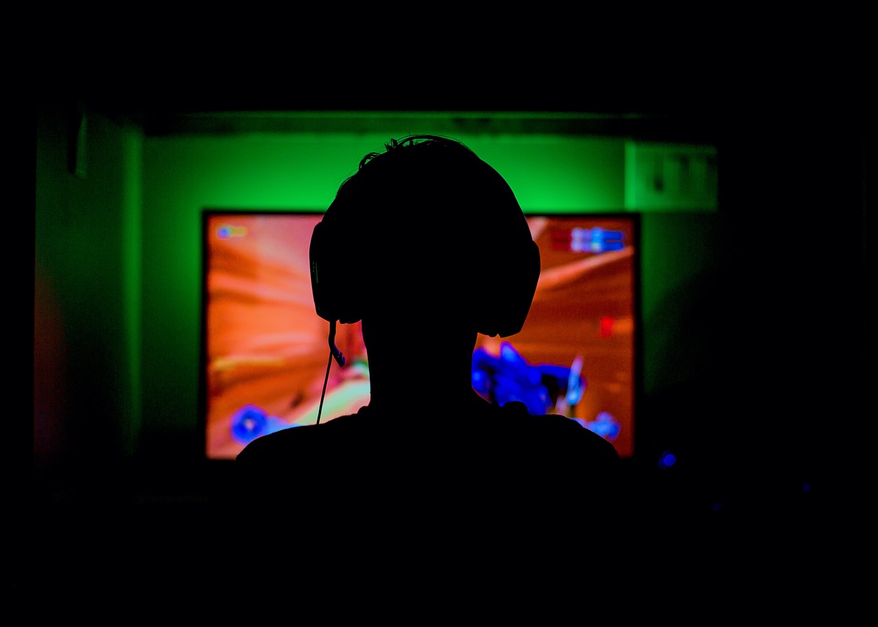 Balancing Competitive Gaming and Academic Success in College